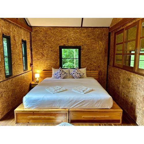 Bangtao Wooden house resort and cafe