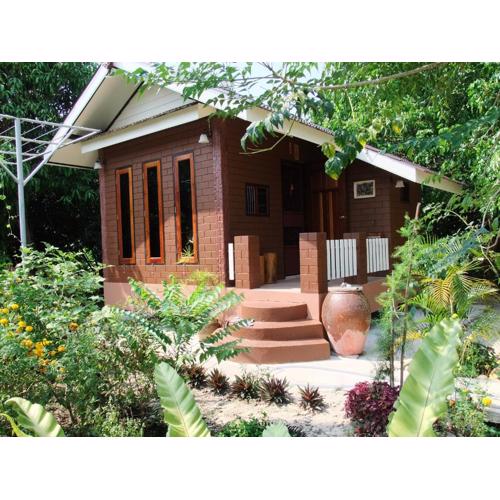 บ้านสวนบรรจงอักษร Bansuan Banjong Akkson