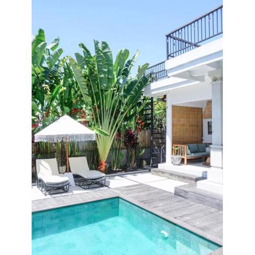 Barefoot- 5BR villa in central Canggu