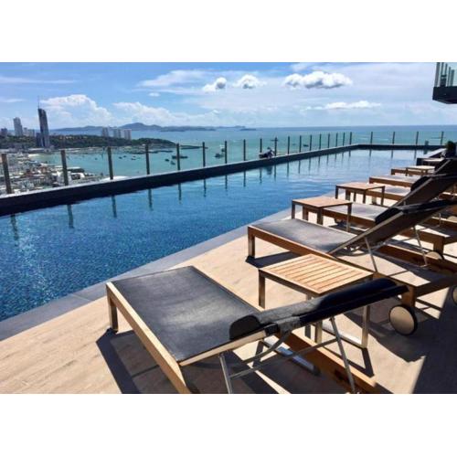 BASE Central Pattaya Quiet KING-Bed with Infinity Pool & Free Netflix!