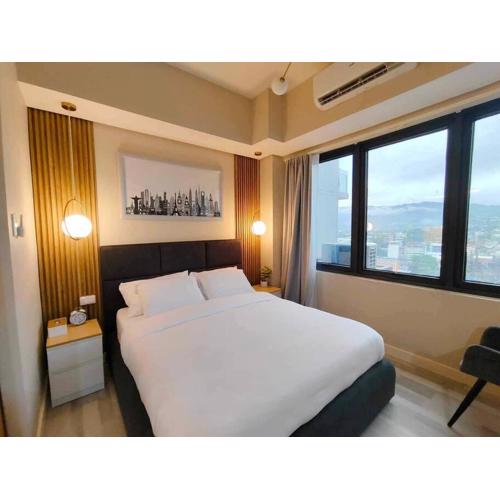 BaseLine Premier 1-Bedroom 17th