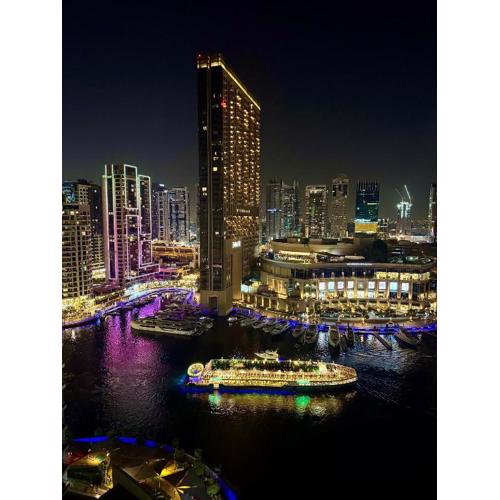 Bay Central Apartment Full Marina View with Balcony, Marina Mall, Large 1 Bedroom Apartment, Kitchen, 2 Toilets, 1 Parking, Swimming pool and Gym free access, Paid breakfast