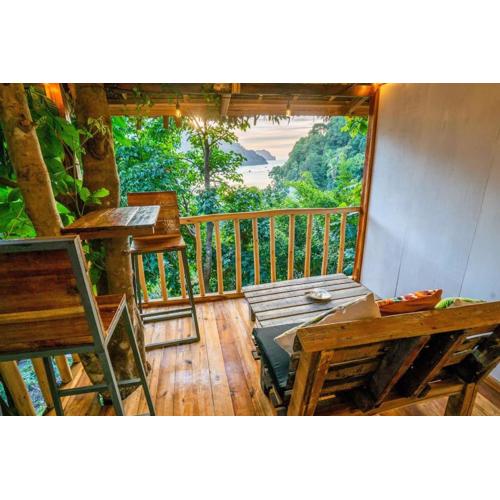 Bayview Apartment with Balcony