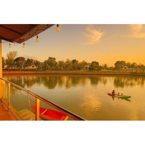 BBQ,Canoe,KTV, Port Pickup Included