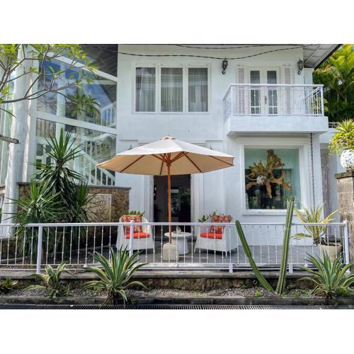 Beach House Canggu - 150m Berawa beach