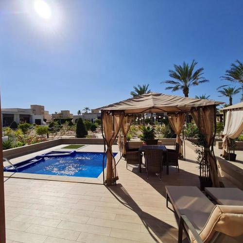 Beach Villa mit Privatpool, Dachterrasse