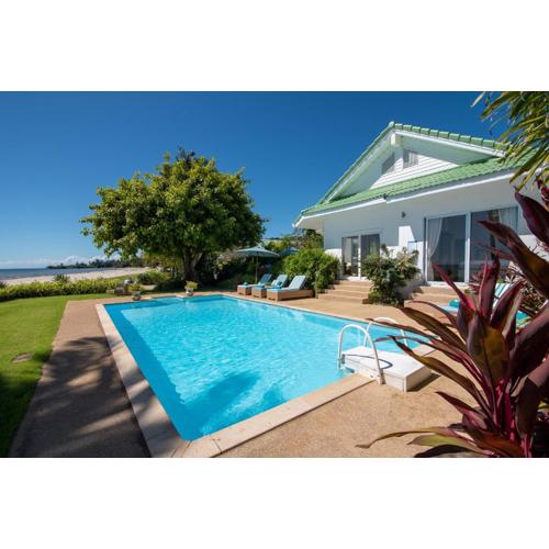 Beachfront 2 Bedroom Villa