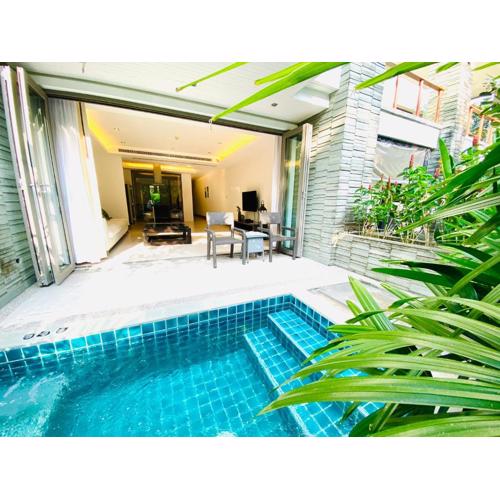 Beachfront 2br 2bath apartment private plunge pool 50 meter to Naithon beach