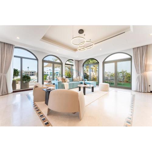 Beachfront 6BR and Assistant's Room Villa with Private Pool, Palm Villa, Palm Jumeirah by Deluxe Holiday Homes