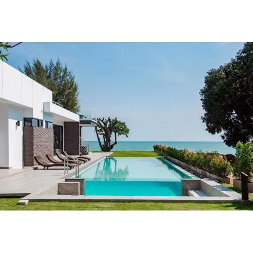 Beachfront 6BR Rooftop Jacuzzi Villa Hua Hin VVH23