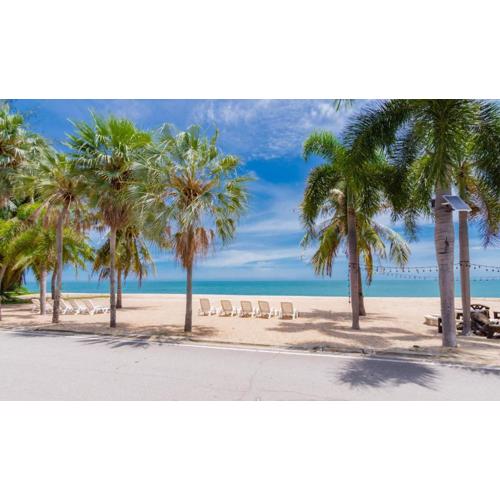 Beachfront Apartment with Balcony, Sea View & Pool View - Cha Am - Hua Hin