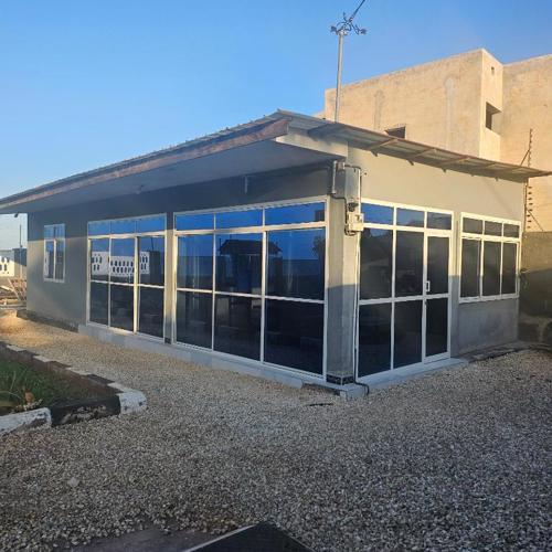 Beachfront Bliss Zanzibar - Stylish 1BR Oceanview Apartment in Uroa