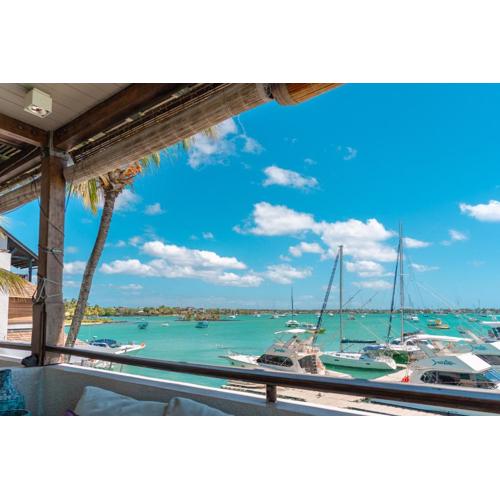 Beachfront Luxurious Stunning Sunset Boulevard Apartment, Grand Baie