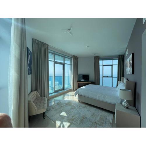 Beachfront paradise just minutes from Dubai