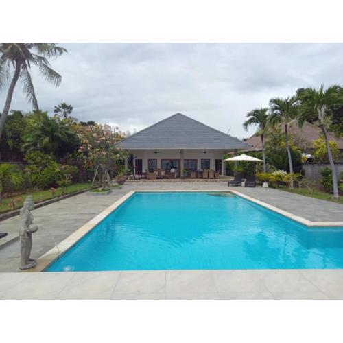 Beachfront Private VILLA & POOL