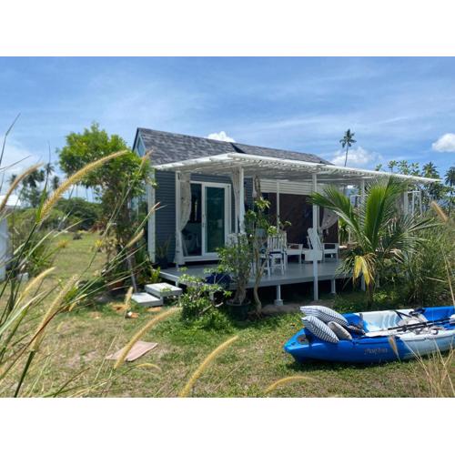 Beachfront Tiny House, Koh Samui, Thailand with FREE Rowboat