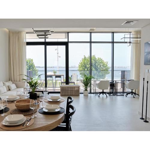 Beachfront Townhouse SEA BREEZE