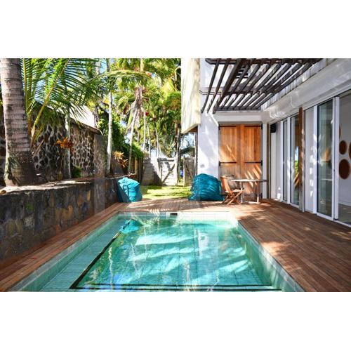 BEACHFRONT VILLA LA PELOUSE Pool, Beachfront, Trou d'eau douce - Mauritius