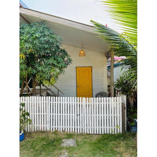 Beachfront Villa with Sunset