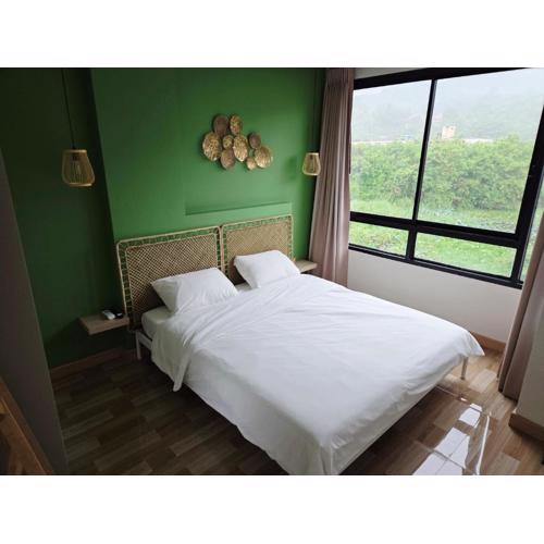 Beachside Gem with Lake, Cafes and more