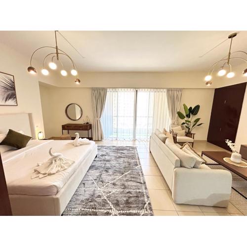 Beachside Spacious Studio at the heart of JBR