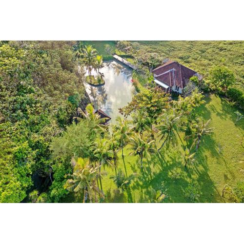 Beachside Villa Kelecung