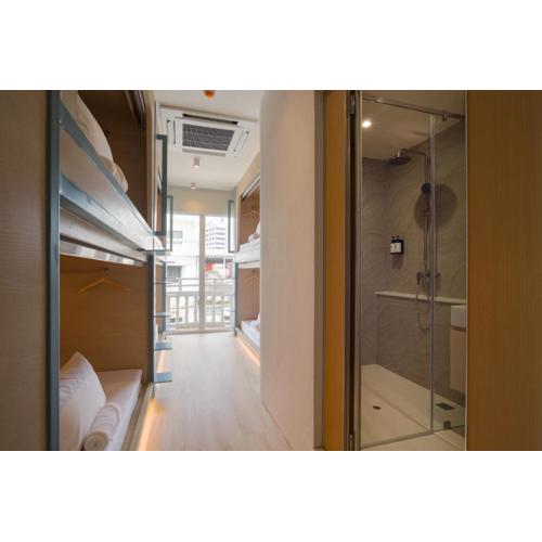 BEAT Warii Hostel at Chaophraya River