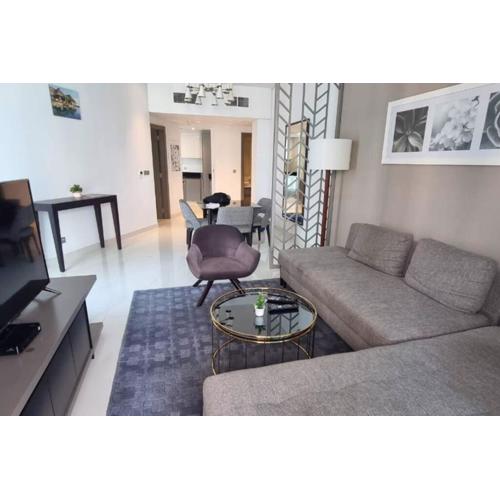 Beautiful 1 Bed Hotel Apartment