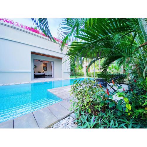 Beautiful 2br pool villa walk to Bangtao beach and Catch club