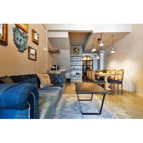 Beautiful 3 Bedroom Baroque House near Asoke BTS