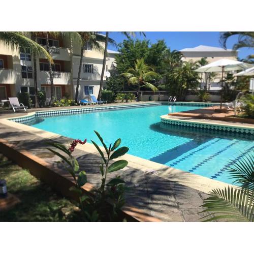 Beautiful appartement with large pool near the beach