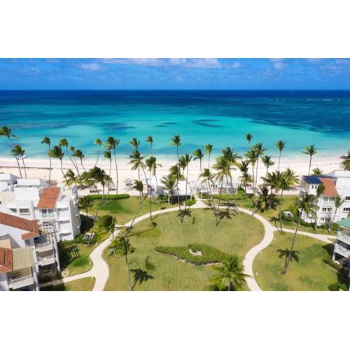 beautiful beachfront complex with 2 pools, free wifi, free beach chairs