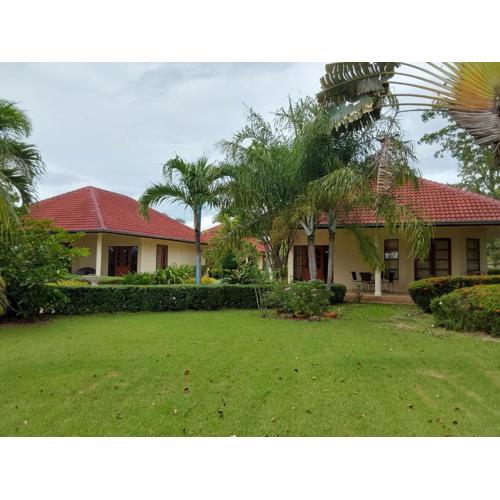 Beautiful bungalow with shared outdoor pool