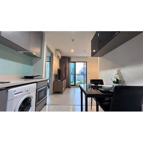 Beautiful condo, BTS Thonglor, 5mins by walking