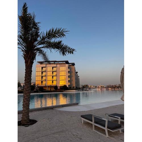Beautiful Lagoon Facing Apartments