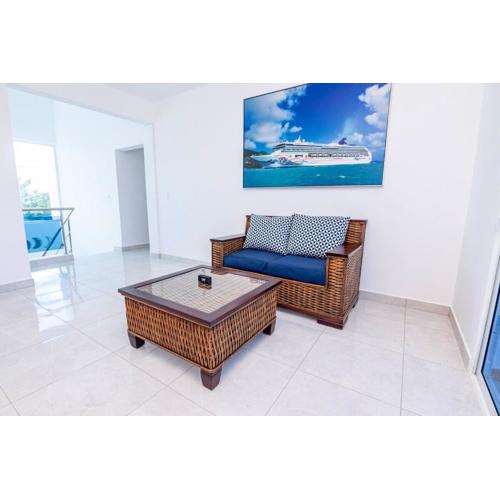 Beautiful ocean and mountain view villa