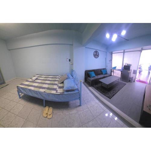 Beautiful Studio 107 Apartment with nice living room with WiFi