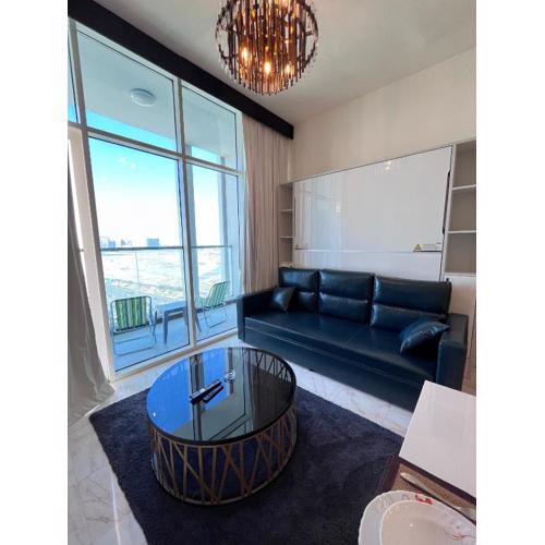 Beautiful Studio in Bayz Towers by Danube, Business Bay