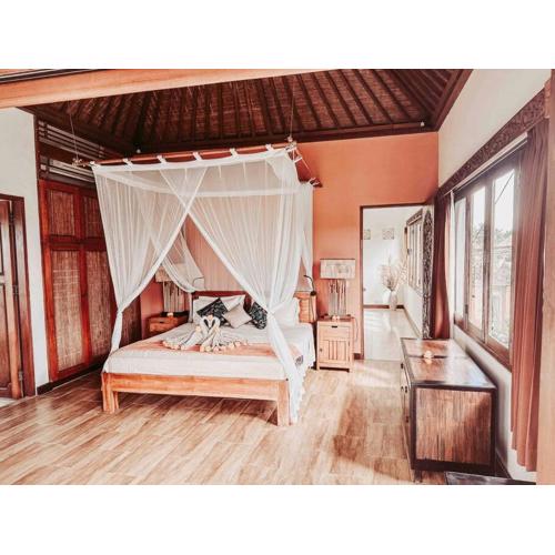 Beautiful Villa Private Pool Walk to Town Center Sunrise Views