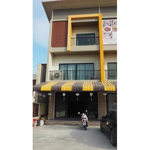 Bed&Breakfast@Bangpa-in Hostel