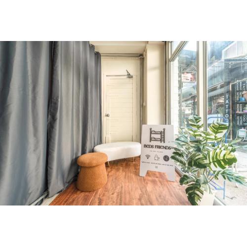 Beds Friends Phi Phi Hostel - Party Hostel