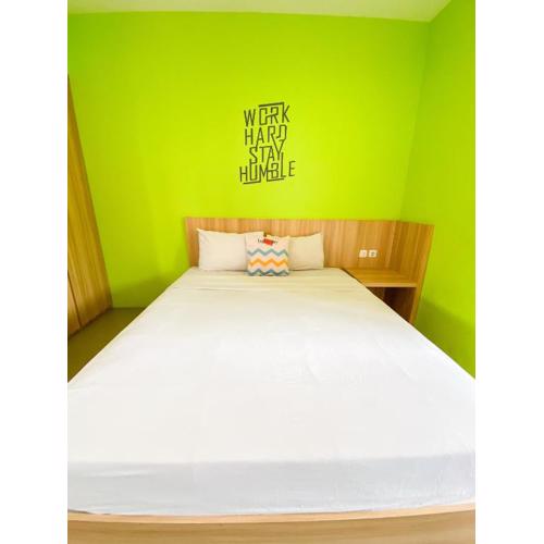 Behomy Maxley Lippo Karawaci