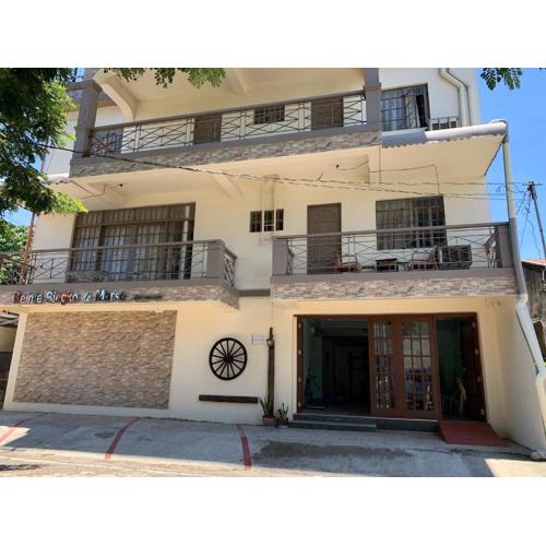 Beinte Singko de Marso Apartments