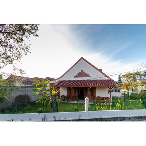 Belgareti Modern Ethnic House Cipanas Puncak