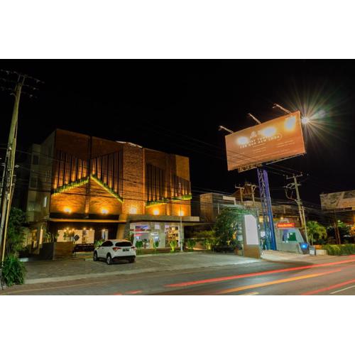 Berry Biz Hotel Sunset Road