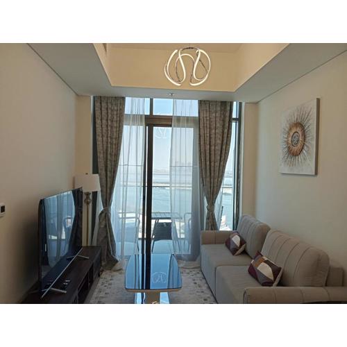 Bespoke Holiday Homes - 1BR Apartment with Creek View in Al Jaddaf