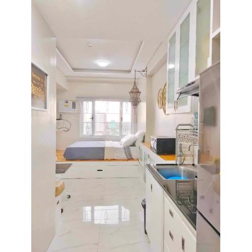 Best 18th floor Condo Studio at The Loop Limketkai Center Lucky 9