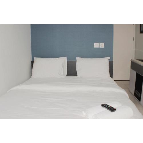 Best Choice Studio Room at Springlake Summarecon Bekasi Apartment By Travelio