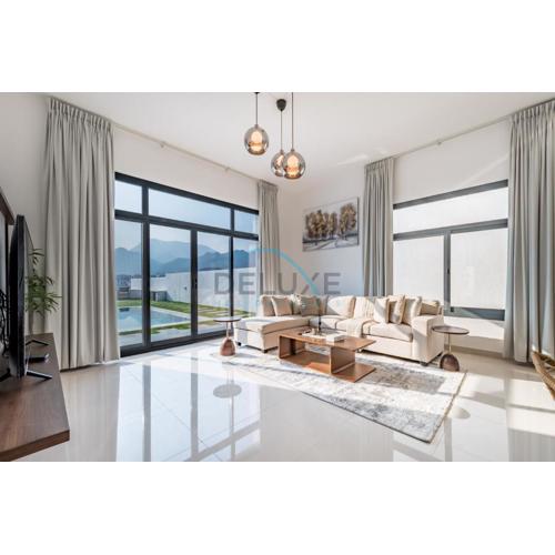 Best Deal 3BR plus maid's with Pool Perfect for Groups by Deluxe Holiday Homes