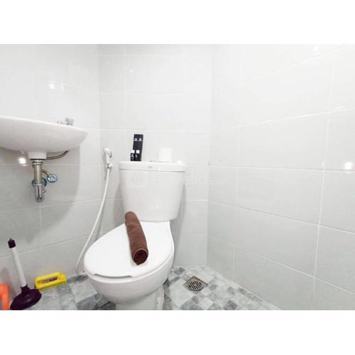 Best Deal and Homey Studio Apartment Amartha View By Travelio